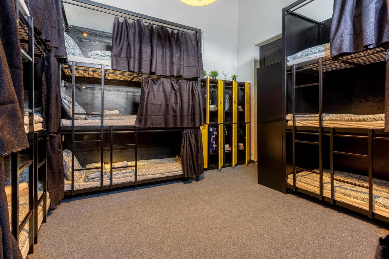 Bee Hostel Limasol Dış mekan fotoğraf