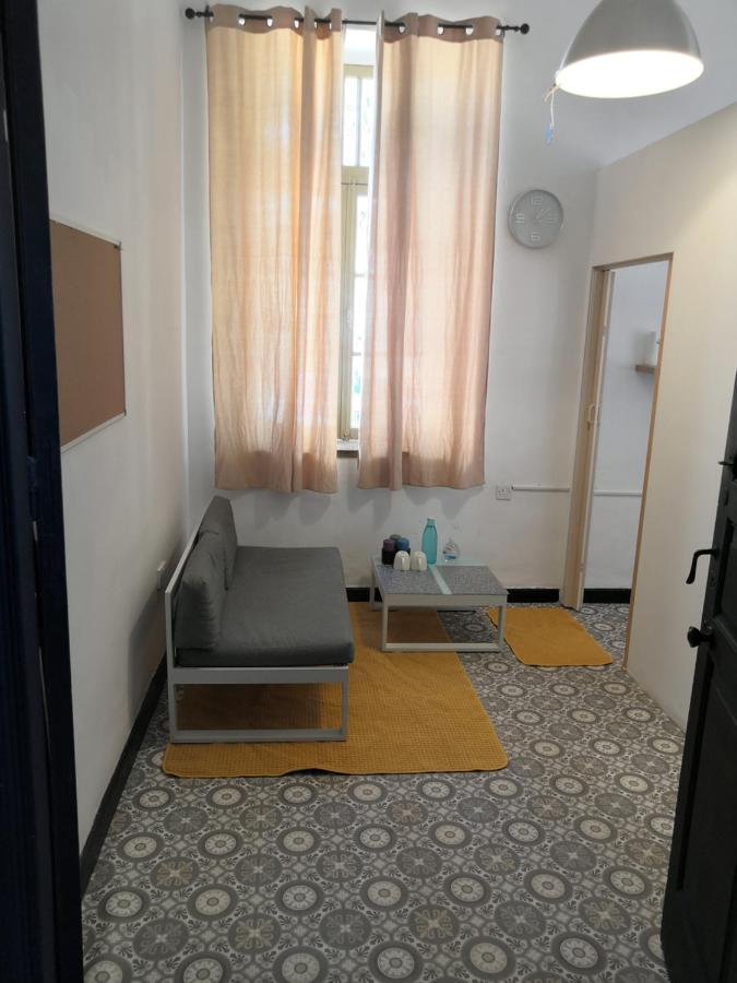 Bee Hostel Limasol Dış mekan fotoğraf